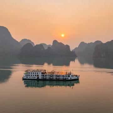 Hương vị Vịnh Hạ Long – Nõn tôm biển từ vùng di sản Hương vị Vịnh Hạ Long – Nõn tôm biển từ vùng di sản