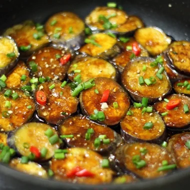 Cà tím: Những nhóm người không nên ăn và lưu ý quan trọng để bảo vệ sức khỏe