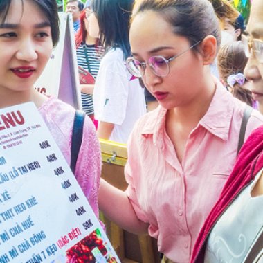 Bánh Mì Sài Gòn: Hành Trình Gìn Giữ Di Sản Văn Hóa Qua Từng Lớp Vỏ Giòn