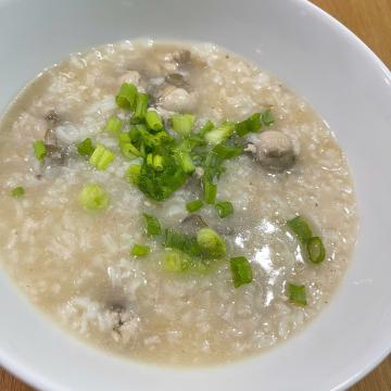 Cháo Hàu Sữa Quảng Ninh: Thưởng Thức Một Lần, Mê Mẩn Cả Đời